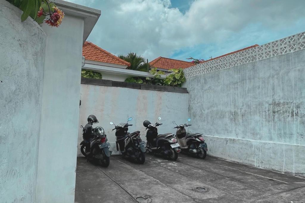 Palma Padang Linjong Villa